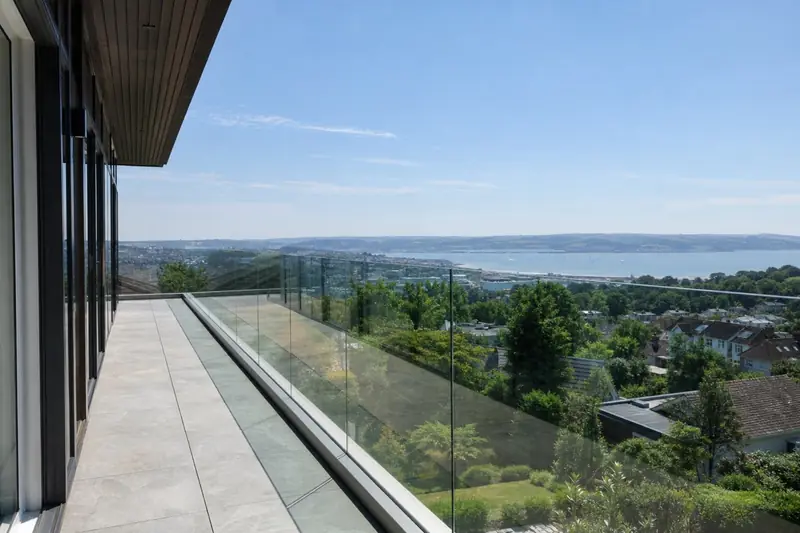 Frameless glass balustrade on balcony